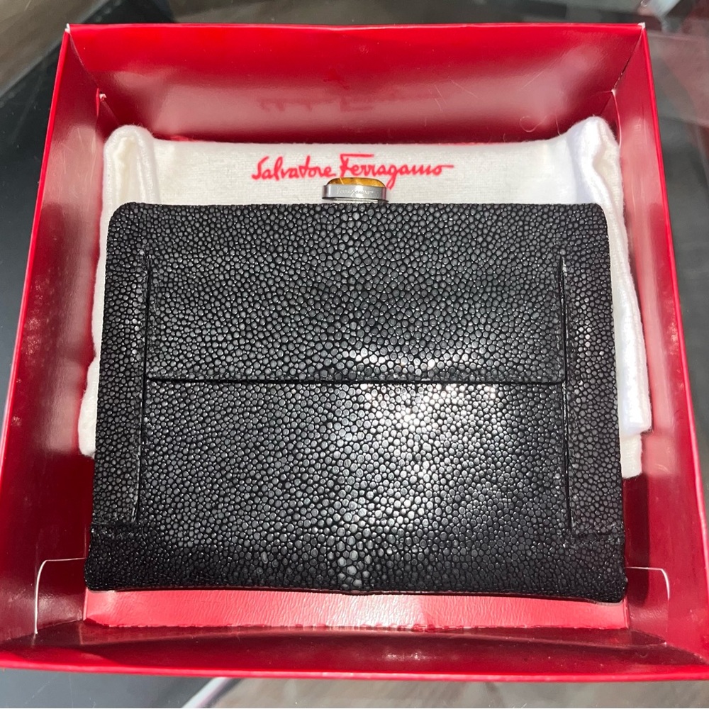 Spectacular NEW Salvatore Ferragamo genuine stingray framed wallet NIB